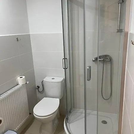Kompleks wypoczynkowy Folwark Pokoje&restauracja 3*