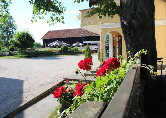 Folwark & Restauracja Prázdninový areál Tumiany