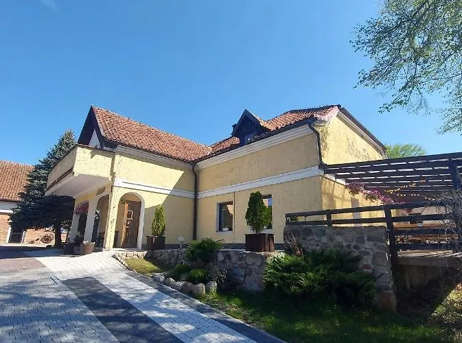 Prázdninový areál Folwark & Restauracja 3*