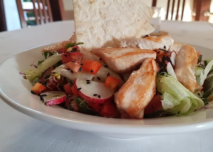 Folwark & Restauracja 3* Tumiany